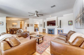 Ranch Style Home On Vineyard - Wine Specials For Guest & Chef's kitchen